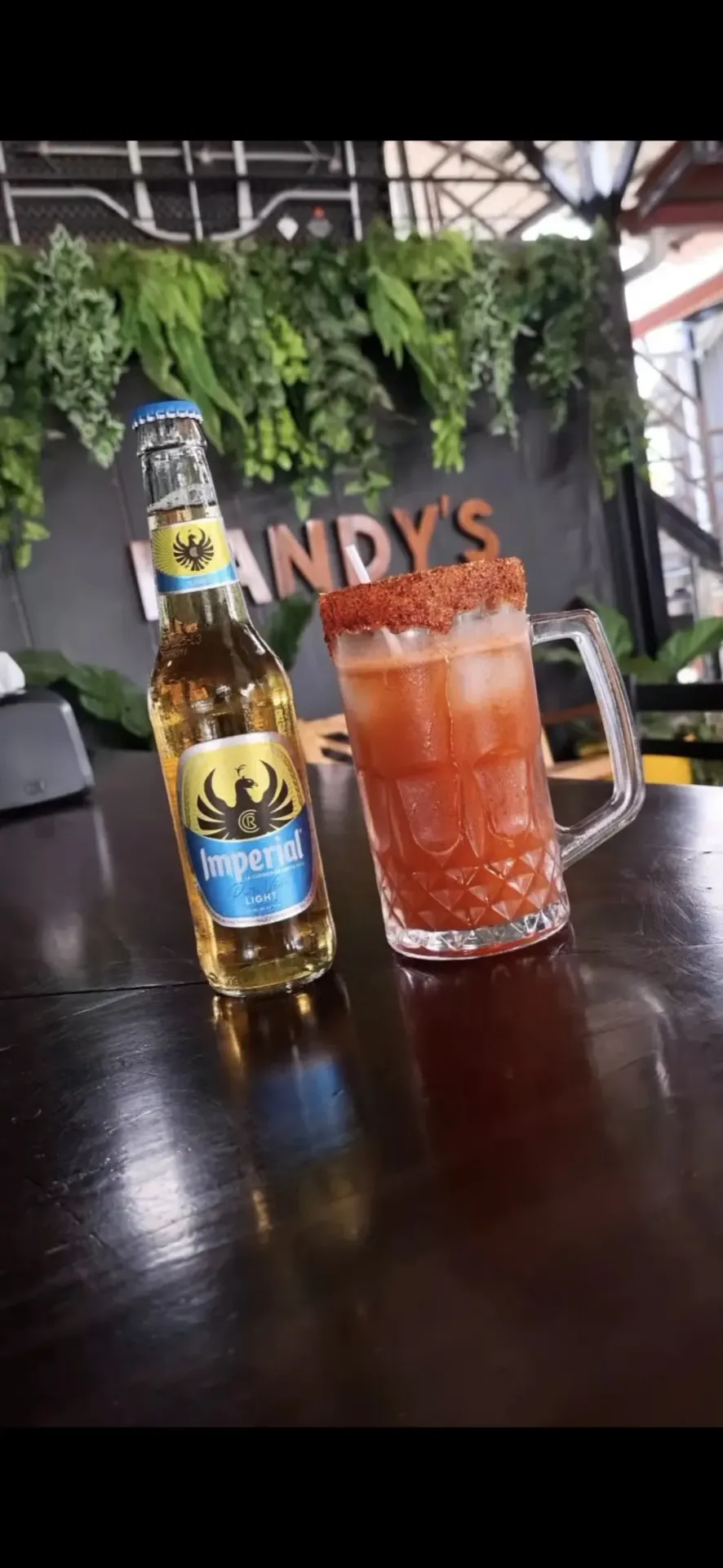 Foto de MICHELADA MEXICANA de Mandy's Bar